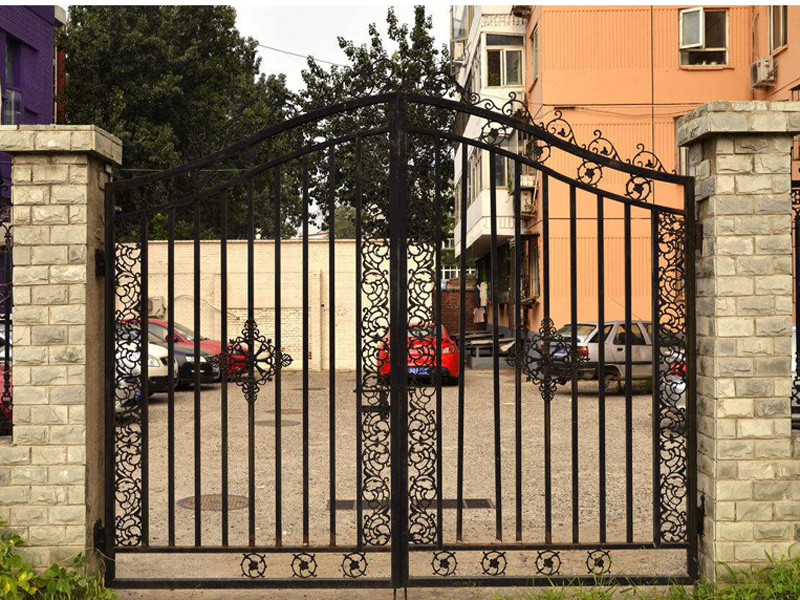 铁艺大门的表面保护工艺说明(图1)